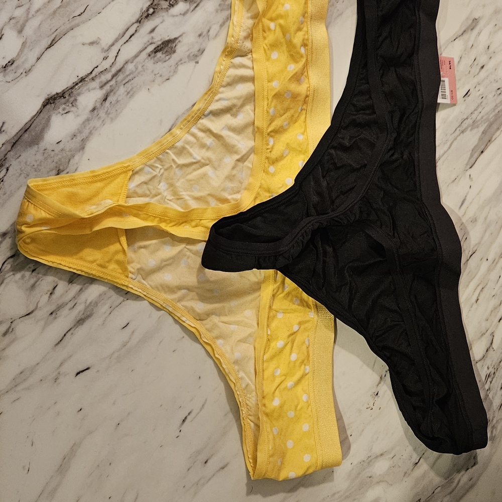 Yellow and Black Women's Intimates Set